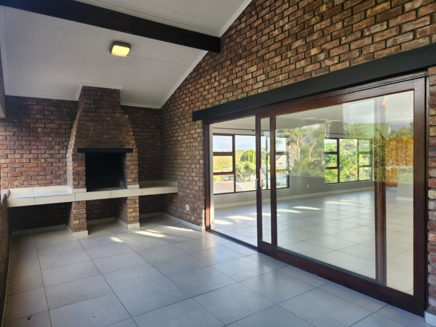 5 Bedroom Property for Sale in Loerie Park Western Cape